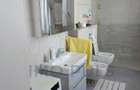 Apartament pe 3 nivele. Terasa 30 mp. 2 Balcoane. 2 Bai. Gradina - 15