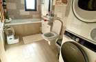 Etaj 1. Decomandat. Spatios. Bucatarie inchisa. Mobilat si utilat