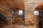 Casă  renovată complet, 6 camere, 2 băi, 2 bucătării, cramă, Ghimbav, central - 2