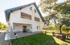 Casa visurilor cu livada roditoare si gradina amenajata - 2