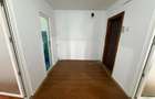 Apartament 2 camere,  58 mp, etaj 3 cu acoperis, zona Scoala 2 - 12