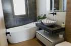 Proprietate rezidențială, cu două apartamente private, în Andrei Muresanu - 6