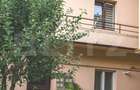 Apartament 3 camere 2 bai -in vila - 80mp  -pivnita si  parcare Central - 8