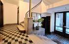 Apartament Romana, Caderea Bastiliei - 16