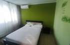 Direct Proprietar. Vand 2 Cam Decom, mobilat in bloc renovat. Etaj intermediar - 2