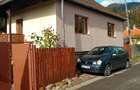 De vanzare urgent casa familiara cu etaj. - 2