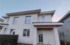 Duplex modern - bucatarie separata - zona in plina dezvoltare - 1