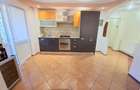 Apartamnet 3 decomandate, etaj 2, cu 2 bai, centrala, zona Ura - 22