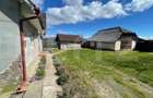 Casa cu 3 camere, 90 mp, 2 anexe gospodaresti si teren de 3000 mp, zona Crucisor - 17