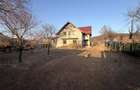 Vilă în Pătrăuți + 8400mp teren - 2