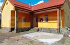 Casa 3 camere de inchiriat,teren 1325 mp,Unirea - 2