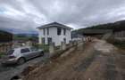 Casa 111 mp,pe 2 nivele cu 4 camere,570 mp teren,zona Valea Jelnei - 1
