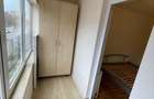 Inchiriez ap. 2 camere, minim 2 ani, renovat, garaj, et.2, lift, balcon 12 mp. - 6