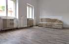 Casa istorica, 2 apartamnte, curte proprie- posibilitati multiple, zona Balcescu