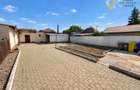 Casă 3 camere de vânzare în Grădiște