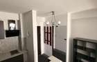 Apartament 3 camere, semidecomandat, 62 mp, centrala proprie, balcon, Damaroaia