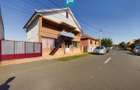 Casă cu teren de 1246 mp în Pârneava - 1
