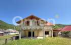 Casa la rosu de 304 mp utili, in Baita,Maramure-colț de rai într-o zonă retrasă - 1