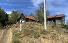 888 mp teren cu priveliste si cladiri in Mihaileni - 2