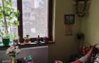 Apartament 3 camere , decomandat, zona Sud (Scoala 1-8), etajul 1/4. - 1