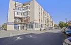 Apartament 3 camere, două băi de vânzare - Str Poetului - 15