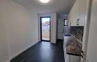 Vila - Bloc modern de 11 camere zona Centrul Civic , Onix