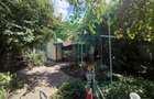 "Casa bunicii" pe un lot de teren de 307 mp - 1
