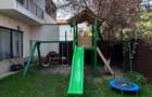 Casa cu 5 camere si garaj - la 100 ml distanta de lacul Grivita
