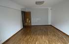 4 camere  etaj 1 /450 m METROU UNIRII - 10
