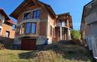 Teren 10 ari cu casă la roșu 240 mp cu plus garaj–Valea Rusului, panorama oraș - 1