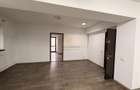 Spatiu comercial, pozitionare excelenta, exact la metrou Aparatorii P - 12
