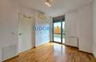 Elegant Multi-Level Home with 4 Bedrooms and Expansive Terraces in Green Lake - 13
