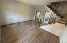 Apartament Tip Casă cu Scară interioară, Curte și Garaj generos –Micro - 4