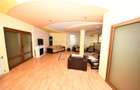 Vila spatioasa, pretabil pentru locuit/clinica, zona Micro 17 – Galati - 40