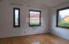 9 camere, 5 bai, spatiu hobby, gradina, garaj,locatie buna - 26