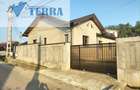 Casă Mioveni, 4 camere, teren 1.225 mp, toate utili