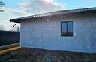 Casa la rosu si teren 615 mp, intr-un cartier de vile, Dumbrava Rosie - 2