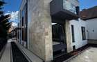 Apartament cu 3 camere, 75 mp utili,terasa 39 mp situat in cartierul Andrei Mure - 10