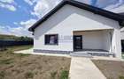 Valu lui Traian - Casă 3 camere teren 411 mp - 1