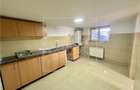 Casa de inchiriat - spatiu birouri/comercial - 6 camere - 200 mpu - 21