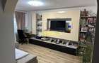 De vanzare apartament cu 3 camere, zona Mall. - 2
