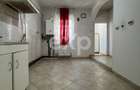 Apartament 3 camere dec 2 băi etajul 3 central Gaesti - 7