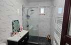 Casa pe 3.3ha, din care 4000mp construibil - 8
