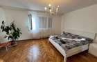 Apartament spatios cu 3 camere | 100 mp | Balcon | Curte | Central