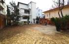Apartament somptuos tip duplex cu 5 camere si gradina de 300mp - 2