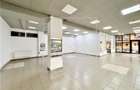Spatiu comercial cu vitrina la strada - 177 mp - finisat la cheie - 8