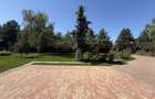Vila spațioasă în Sisesti | 600 mp | 9 locuri de parcare | Teren 1500 mp - 30