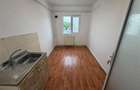 Apartament 2 camere,  58 mp, etaj 3 cu acoperis, zona Scoala 2 - 1
