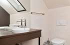 Vilă 5 dormitoare, 4 băi, 2 248mp teren, piscină. Preț: 229 000 E. - 26