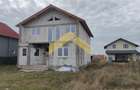 Casa la rosu de vanzare in localitatea Fantanele - 1